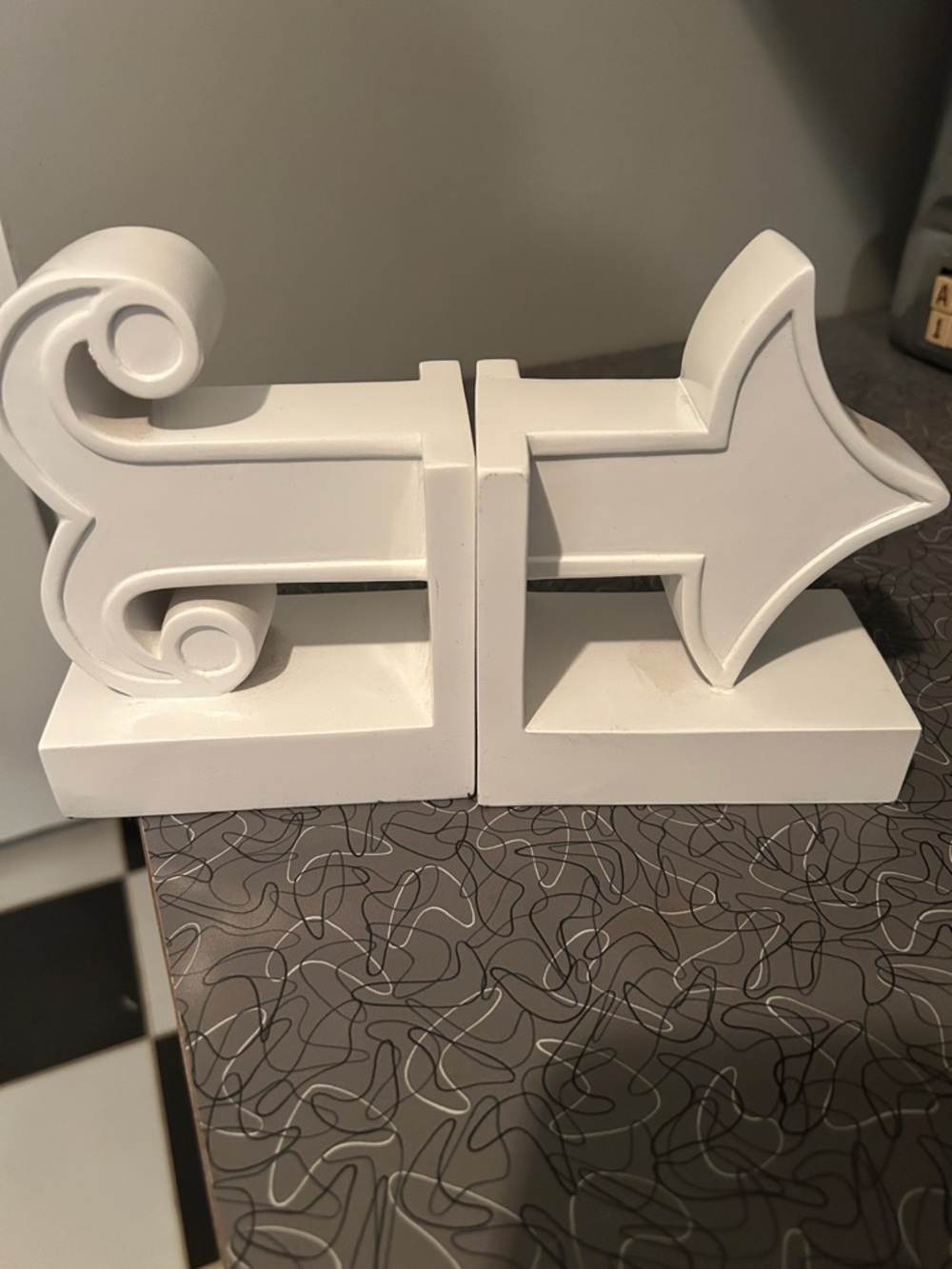 Johnathon AdlerWhite Decorative Arrow & Scroll Bookends